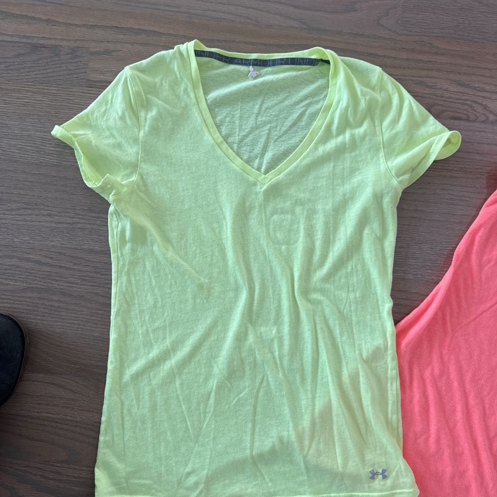 Ladies lot of 3 workout tees - size m/l - Picture 3 of 4